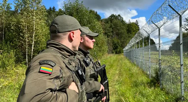 Manovrat ushtarake në Bjellorusi alarmojnë vendet balltike, Lituania përgatitet për shkelje kufitare